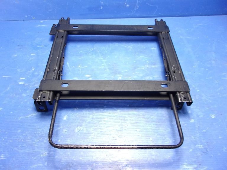 Toyota Corolla AE86 LOW-Mount-Sitzkonsole rechts RH - gebraucht - Gesamtansicht
